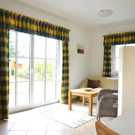 Luett Eiland Semesterbostad